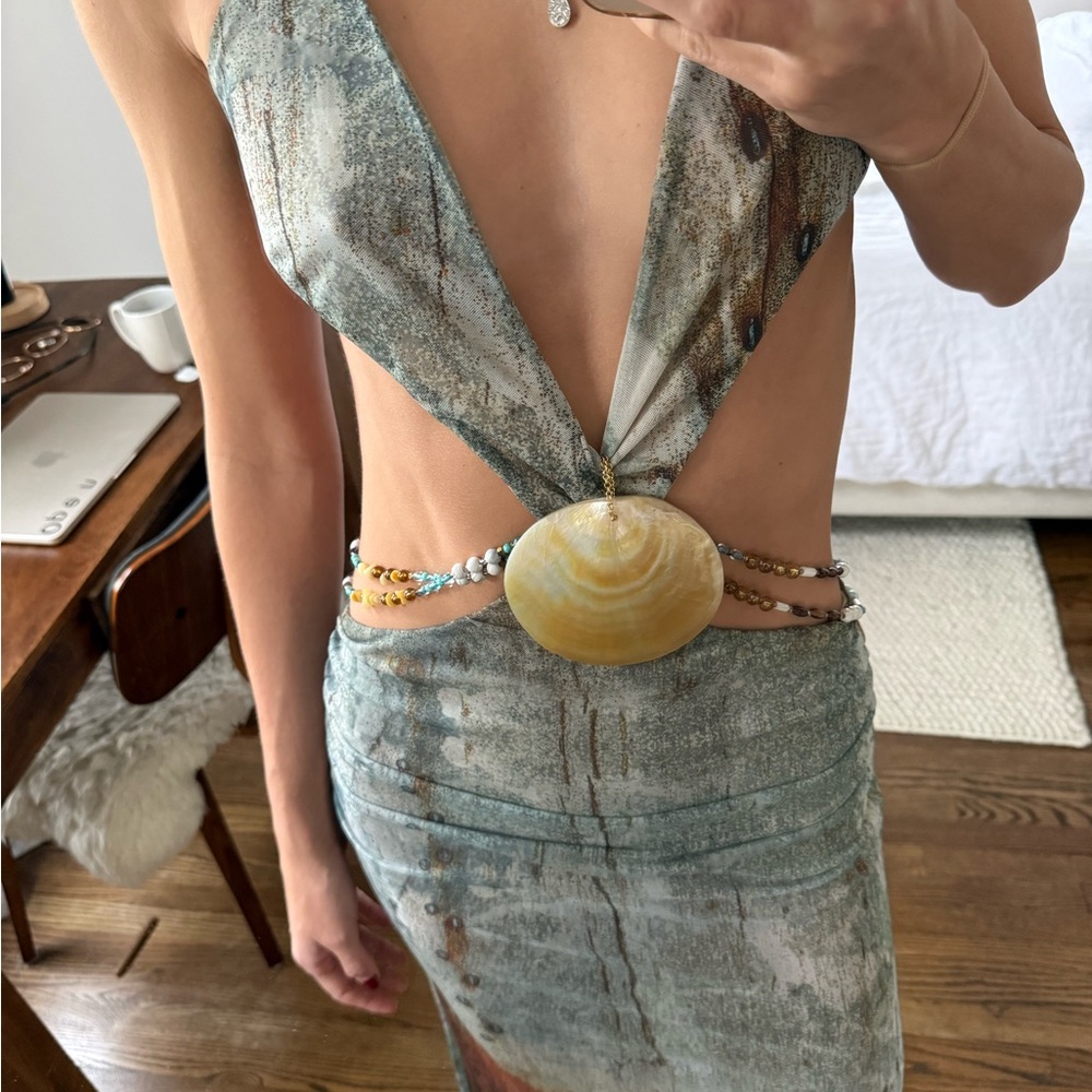 Jaded London - Vida Backless Maxi Dress With Shell Trim in Marine small - Picture 9 of 10
